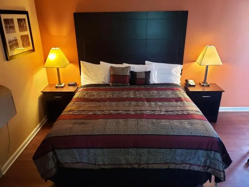 Four Seasons Motel - Albany 10